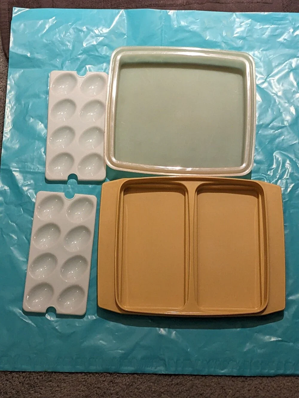 Tupperware vintage deviled